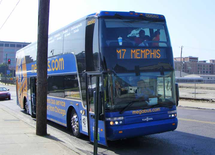 Coach USA Megabus Van Hool Astromega DDD040